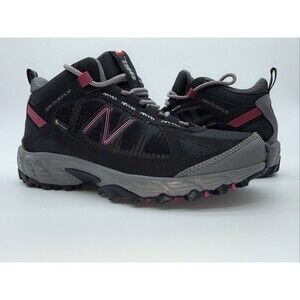 NWOB Women’s New Balance 790 Size 9